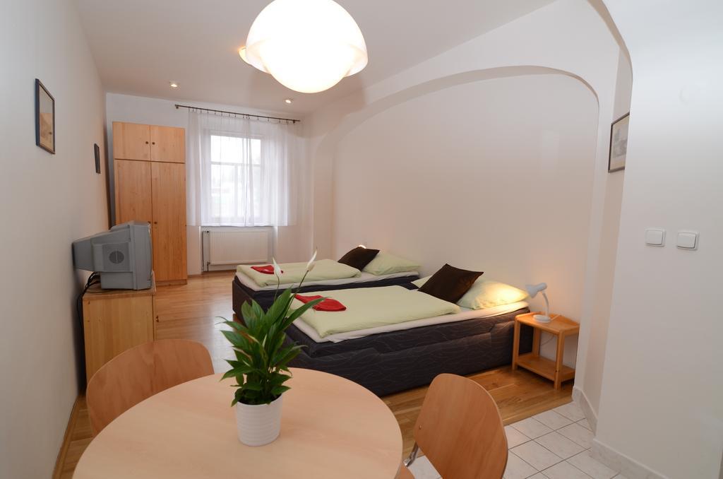 Apartments Karlin Praga Habitación foto