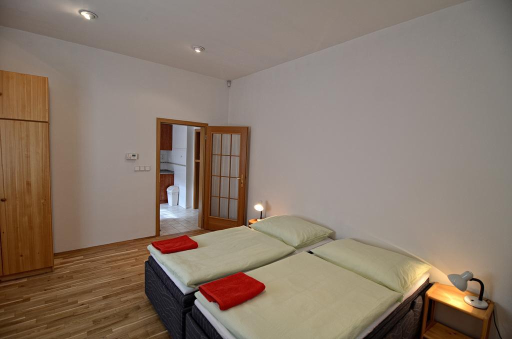 Apartments Karlin Praga Habitación foto